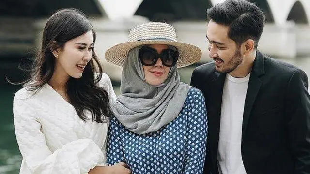 6 Momen Kedekatan Jeje Govinda dan Amy Qanita Ibunda Syahnaz, Menantu Idaman
