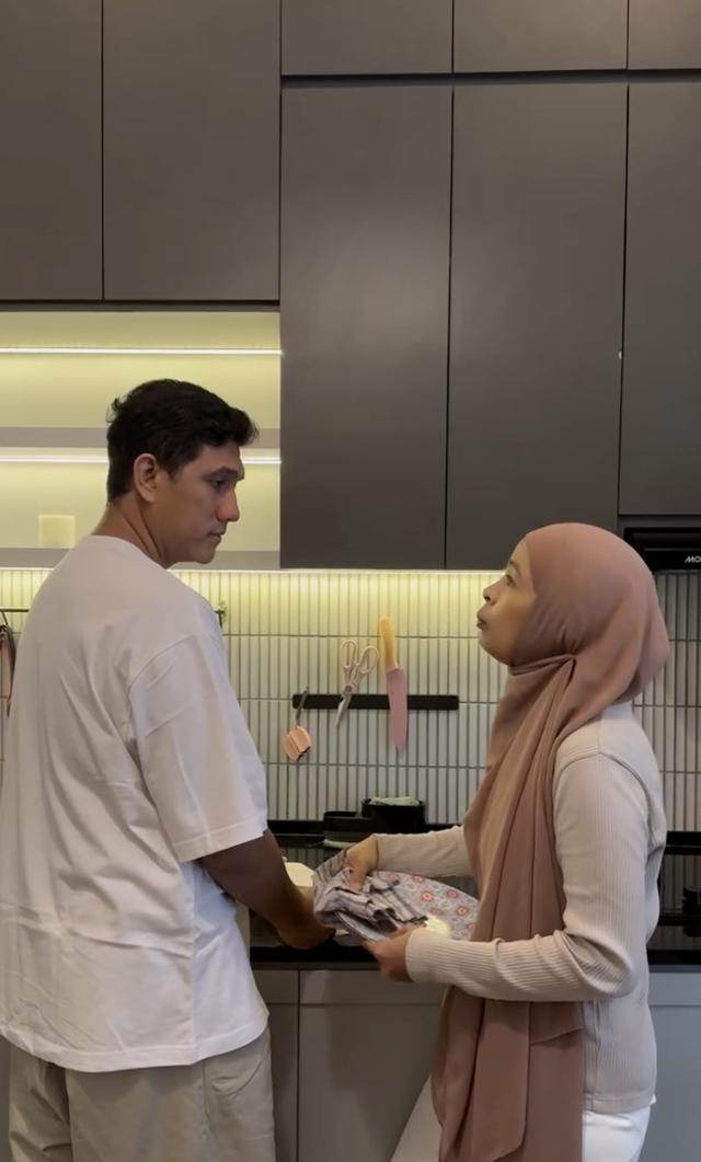 Potret Ruang Keluarga Rumah Tantri Kotak dan Arda/Instagram/@tantrisyalindri