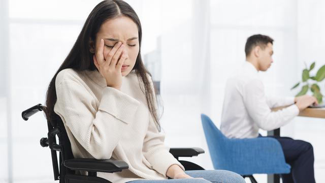 Kecacatan berpikir ini bukanlah sebuah istilah yang dipakai untuk merendahkan sahabat dari komunitas disabilitas intelektual. Ini merujuk pada cara berpikir yang salah. Foto: freepik.