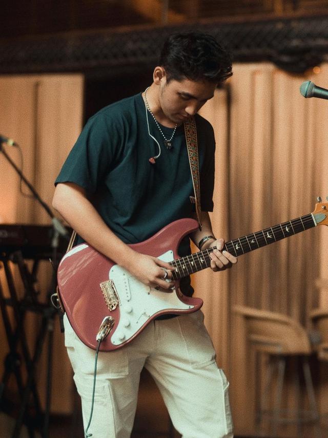 Banting Setir Jadi Penyanyi, Ini Potret Terbaru Pemeran Udin Si Entong