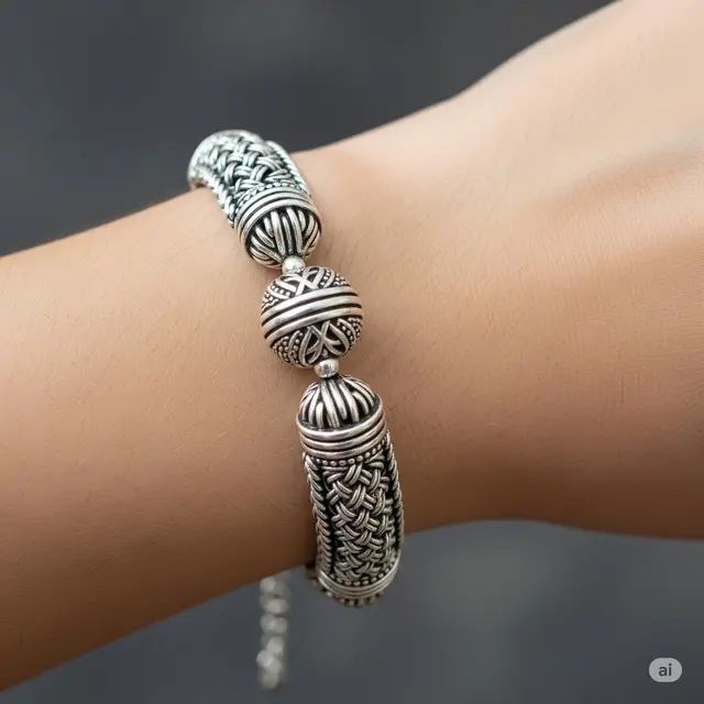 Gelang Motif Anyaman Tradisional