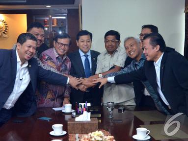 Koalisi Merah Putih (KMP) dan Koalisi Indonesia Hebat (KIH) sepakat untuk berdamai, Jakarta, Senin (10/11/2014) (Liputan6.com/Andrian M Tunay)