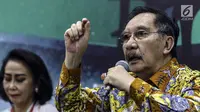 Ketua KPK Jilid II Antasari Azhar menjadi pembicara diskusi Dialektika Demokrasi di Jakarta, Kamis (18/7/2019). Antasari menilai susunan pimpinan lembaga anti rasuah yang terbentuk terindikasi melanggar Pasal 21 ayat 4 UU tentang Komisi Pemberantasan Tindak Pidana Korupsi. (Liputan6.com/Johan Tallo)