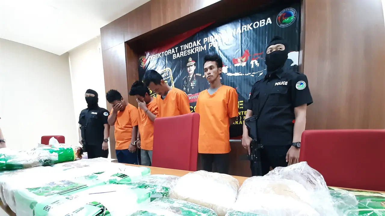 Direktorat Tindak Pidana Narkoba Bareskrim Polri membongkar sidikat narkoba sabu dari Malaysia.