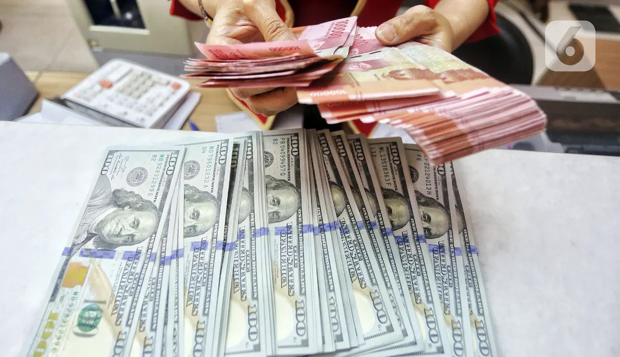 Di samping itu, penguatan rupiah terbatas setelah data China yang baru dirilis menunjukkan aktivitas manufaktur lebih lemah dari harapan, yakni 49,2 dengan ekspektasi 50,2. (Liputan6.com/Angga Yuniar)