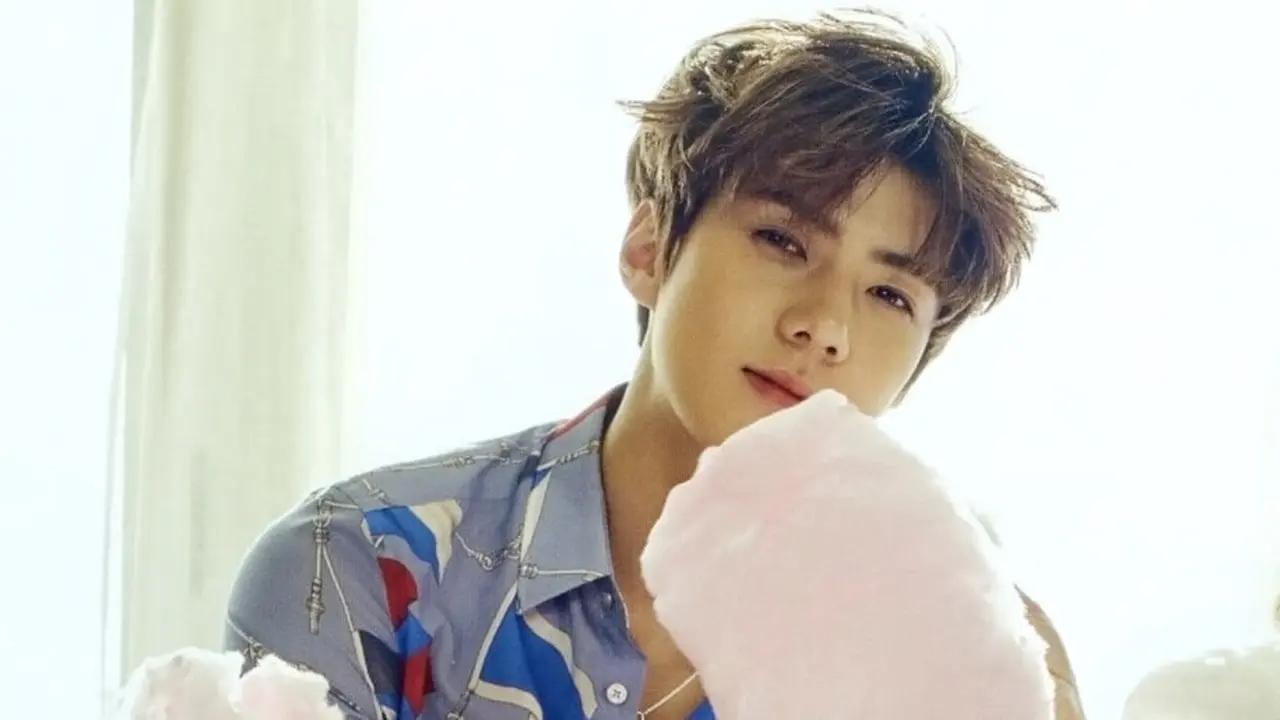 [Bintang] Mengharukan, Para Fans Sehun EXO Sumbang 11 Ton Beras untuk Orang Tak Mampu