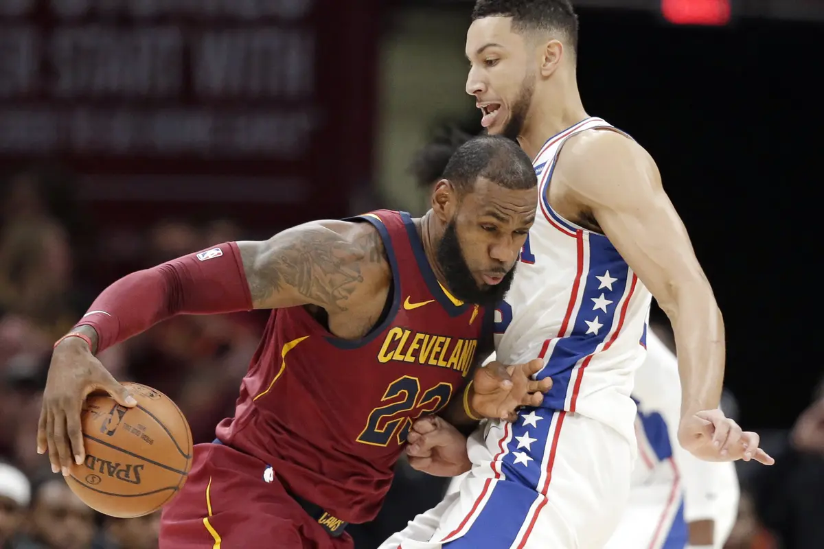 LeBron James berduel dengan Ben Simmons