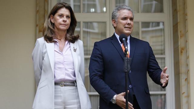 Wakil Presiden Kolombia, Marta Lucia Ramirez (kiri) dan Presiden Kolombia, Ivan Duque (kanan).