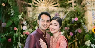 Kabar bahagia datang dari Febby Rastanty yang baru saja dilamar sang kekasih, Drajat Djumantara. [@febbyrastanty]