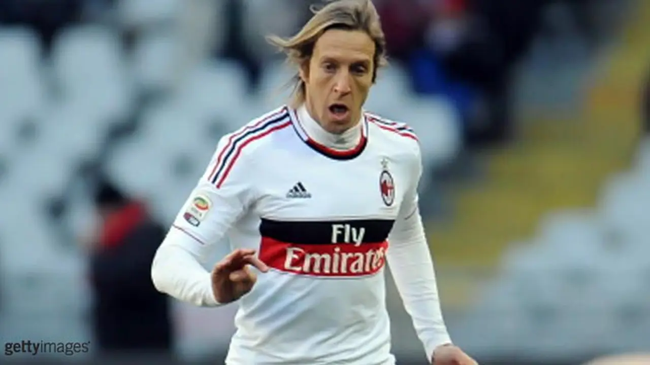ambrossini-milan-130226c.jpg