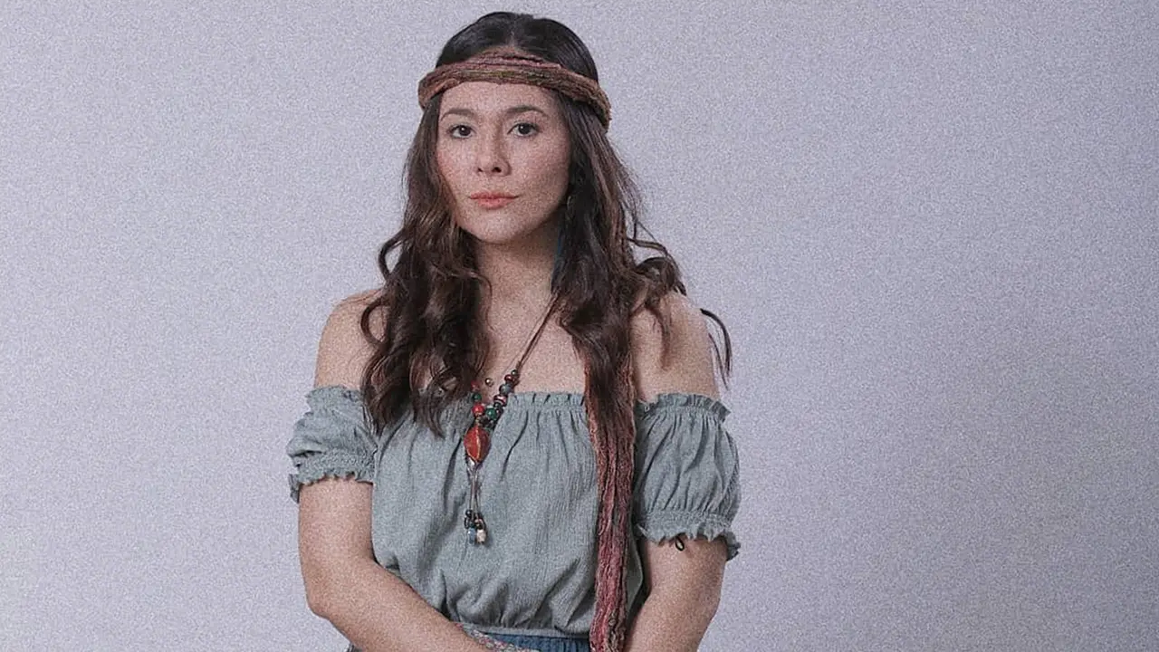 FOTO: Pesona Wulan Guritno dengan Busana Ala Bohemian, Artistik dan Menawan