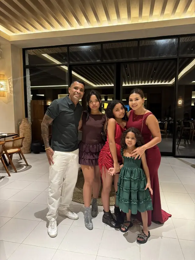 Beto Goncalves dan keluarga