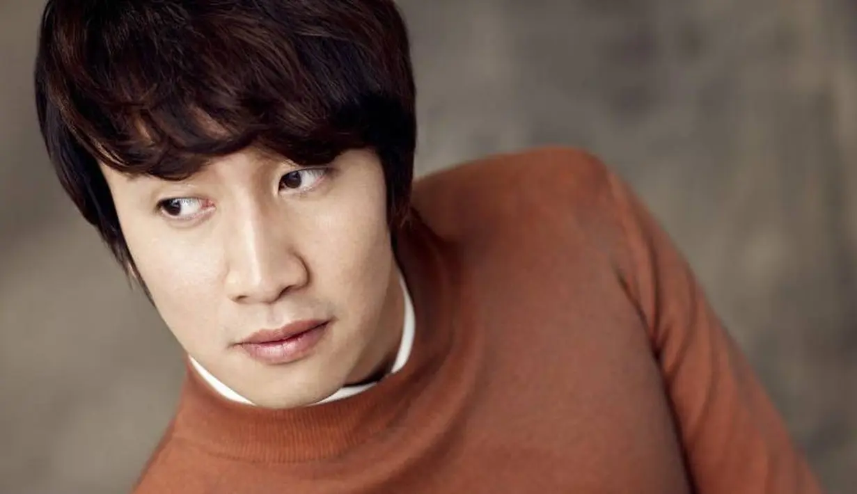 Cowok kelahiran 14 Juli 1985 ini alergi dengan kacang gingko. Bahkan ia hampir mati saat tak sengaja memakannya. (Foto: Allkpop.com)