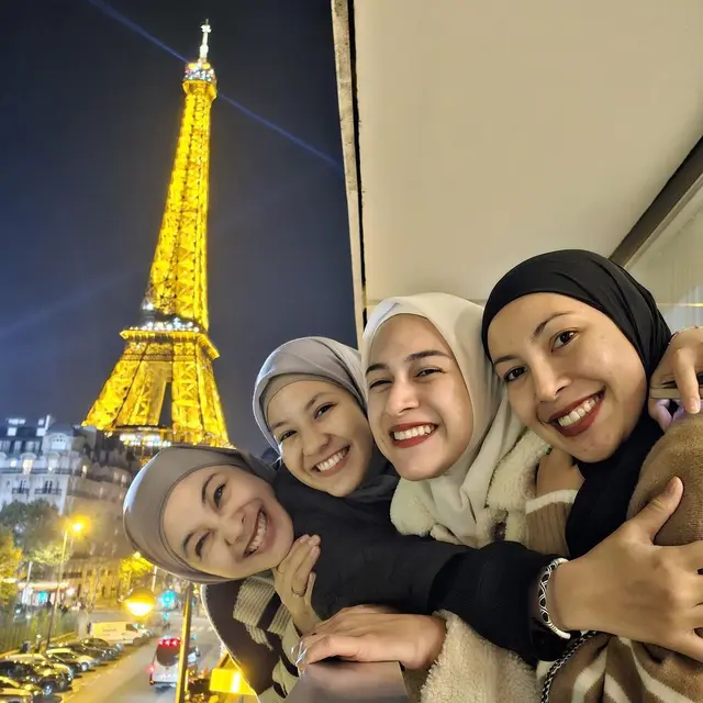 8 Potret Seru Natasha Rizki, Ratna Galih, Nina Zatulini dan Dian Ayu Liburan di Eropa