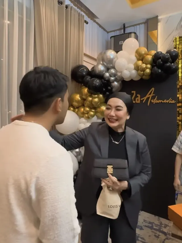 Ulang Tahun Reza Artamevia ke-49. [@thariqhalilintar]