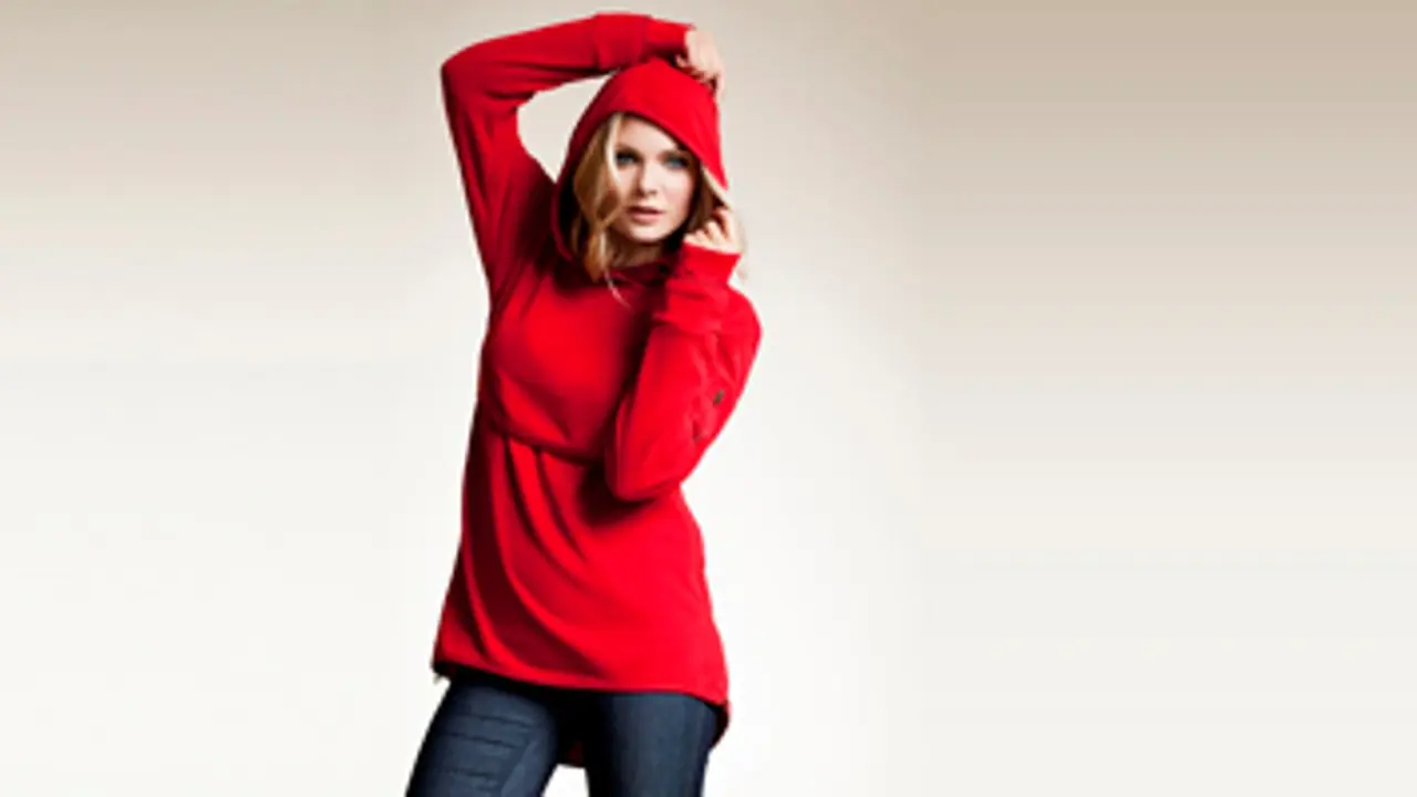 Gaya Busana Sporty Lux ala Selebritas Hollywood