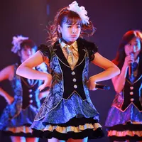 Selain ucapan terima kasih, disela-sela pertunjukan beberapa pesan dan kesan selama bergabung juga disampaikan oleh perempuan kelahiran Tokyo, Jepang 24 tahun itu.  (Adrian Putra/Bintang.com)