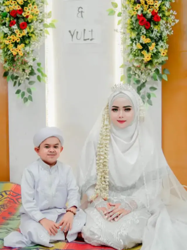 Masih Ingat Ustaz Mumuy AKSI Indosiar? Ini 6 Potretnya yang Baru Menikah