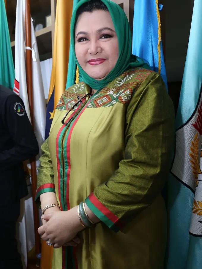 [Bintang] Emilia Contessa