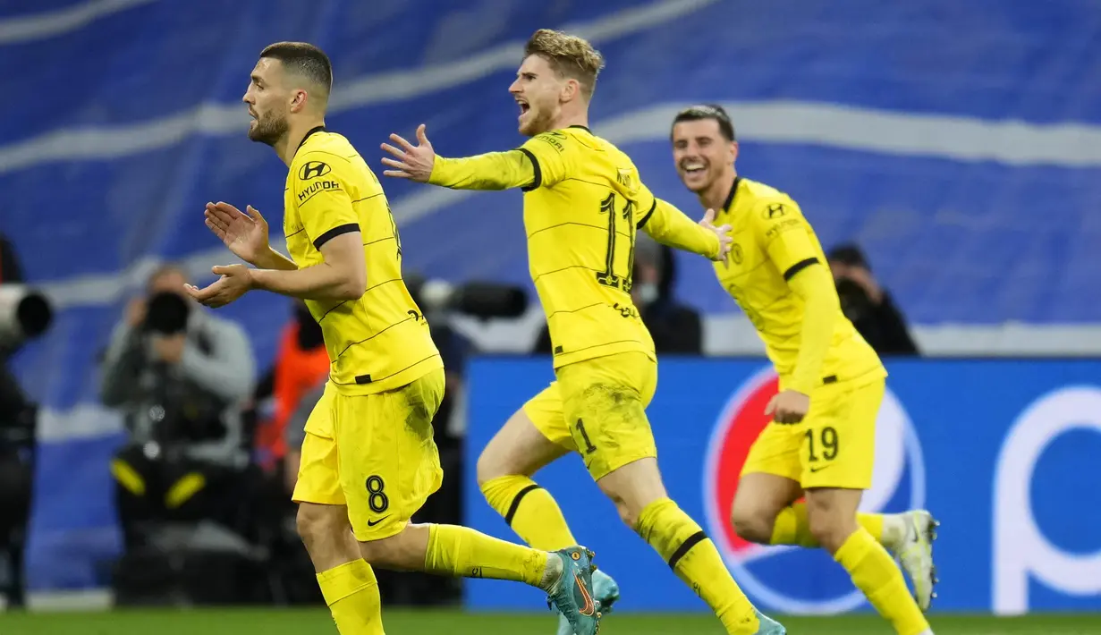 Pertandingan leg kedua di Santiago Bernabeu berlangsung sengit. Chelsea unggul tiga gol melalui Mason Mount, Antonio Rudiger, dan Timo Werner. (AP/Manu Fernandez)