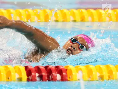 AcehAtlet para renang, Syuci Indriani saat berlaga di final 200 meter gaya bebas putri S14 Asian Para Games 2018 di Stadion Akuatik Kompleks GBK, Jakarta, Minggu (7/10). Syuci meraih posisi ketiga dan berhak atas perunggu. (Liputan6.com/Helmi Fithriansyah