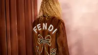 Esensi Klasik dan Feminin dengan Koleksi Terbaru Fendi
