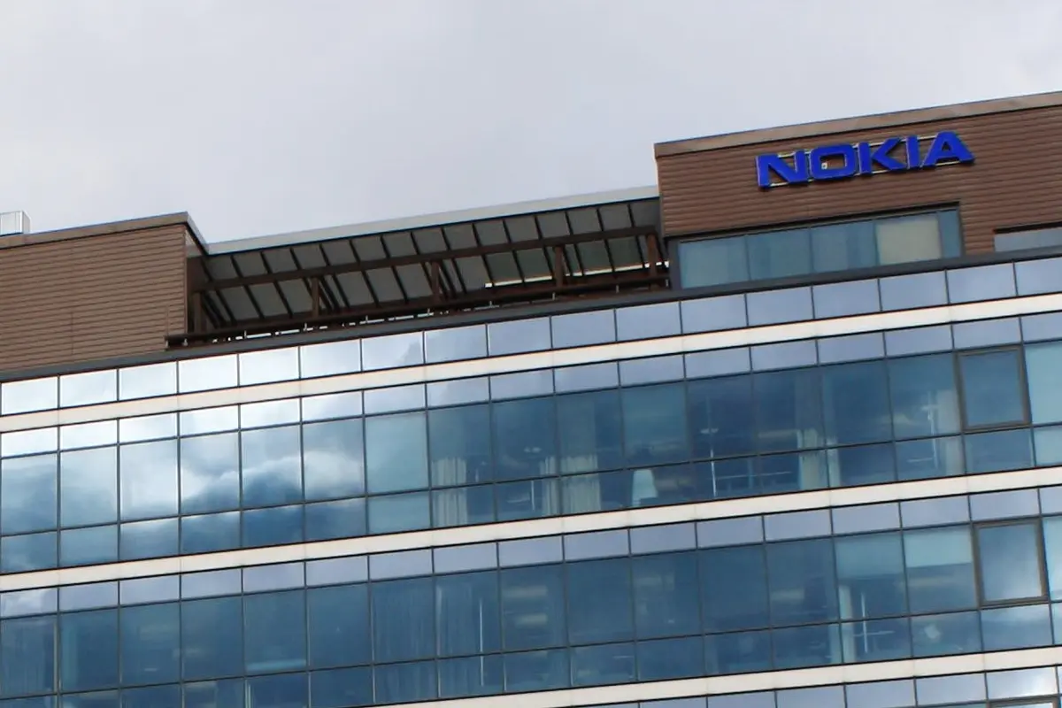 Logo Nokia di Kantor Nokia di Espoo, Finlandia