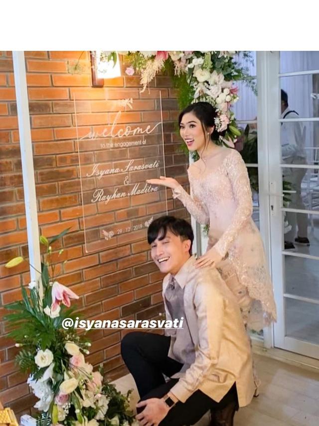 5 Momen Lamaran Isyana Sarasvati dan Sang Kekasih, Dilakukan Tertutup