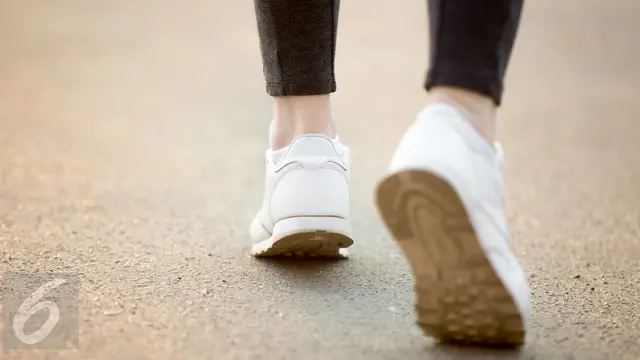 Sepatu Putih