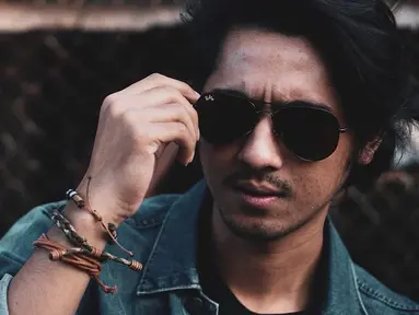 Pemeran Aldebaran dalam sinetron Ikatan Cinta, Arya Saloka digandrungi penonton mulai dari remaja hingga ibu-ibu. (Instagram/arya.saloka)