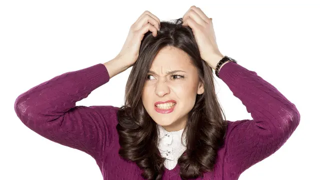 Ini Dia 5 Penyebab Kulit Kepala Gatal (Vladimir Gjorgiev/Shutterstock)