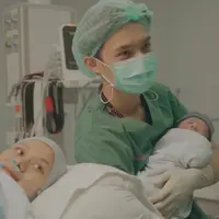 Sambut putra pertama, Rey Mbayang abadikan dalam sebuah music video.