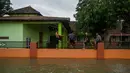 Dua sekolah di Desa Tempuran, Kecamatan Sooko, Mojokerto terpaksa diliburkan. (Juni KRISWANTO/AFP)