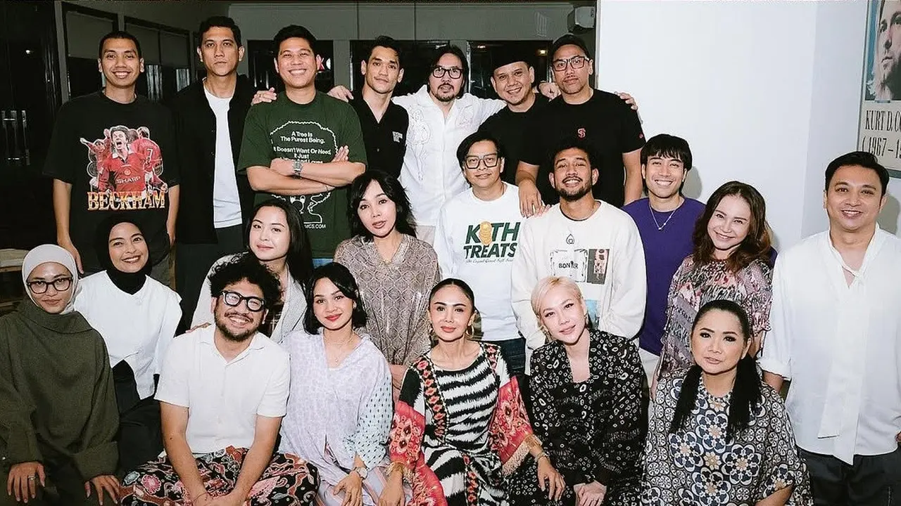 Momen Seru Buka Bersama para Musisi di Rumah Ariel Noah