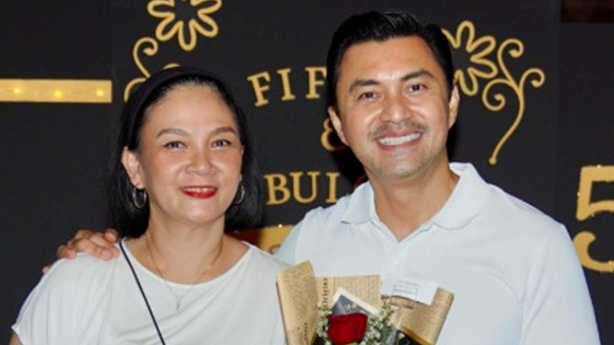 6 Momen Perayaan Ultah Anjasmara ke-50, Meriah Bareng Dian Nitami dan Keluarga