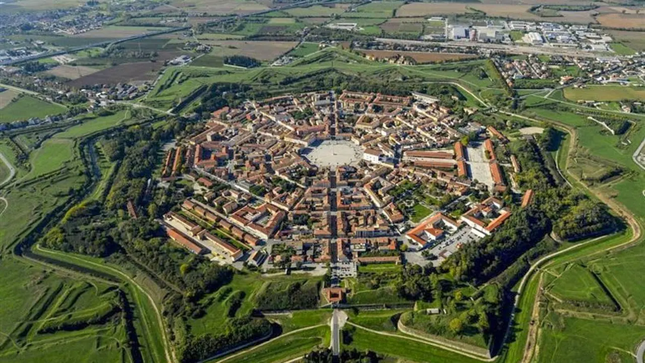 Berkunjung ke Palmanova, Kota Unik Berbentuk Bintang di Italia 