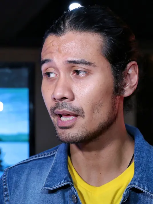 "Kalau gue udah yakin, gue pasti bilang. Kita ga usah ada kata-kata jadian. Pastilah (nunggu momen untuk publish)," tukas Chicco Jerikho. (Adrian Putra/Bintang.com)