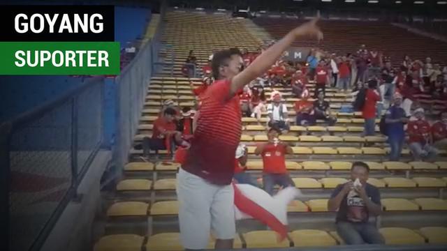 Berita video suporter Indonesia yang bergoyang saat lagu "Despacito" terdengar di Stadion Shah Alam, Selangor, sebelum laga Timnas Indonesia U-22 melawan Filipina, Kamis (17/8/2017).