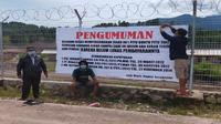 Ahli waris pemilik lahan Bandara Mangkendek, Tana Toraja menuntut pembayaran ganti rugi (Liputan6.com/ Eka Hakim)