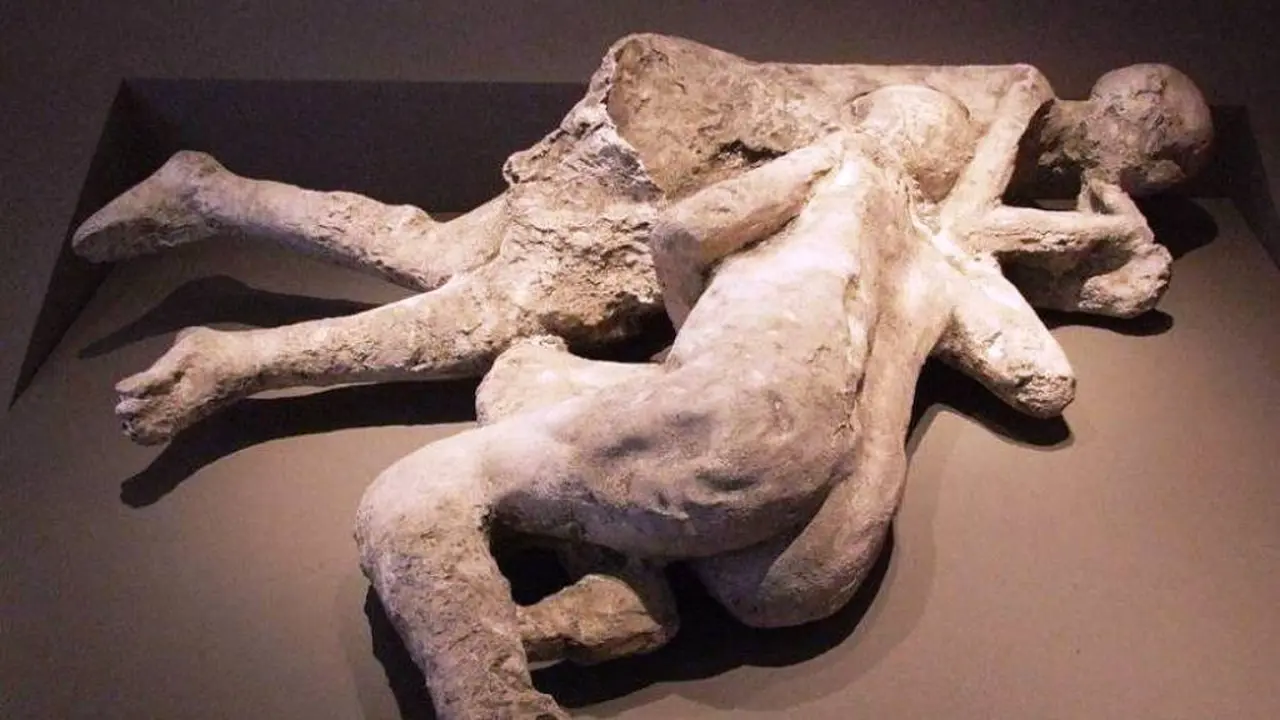 Misteri dua jasad berpelukan di Pompeii