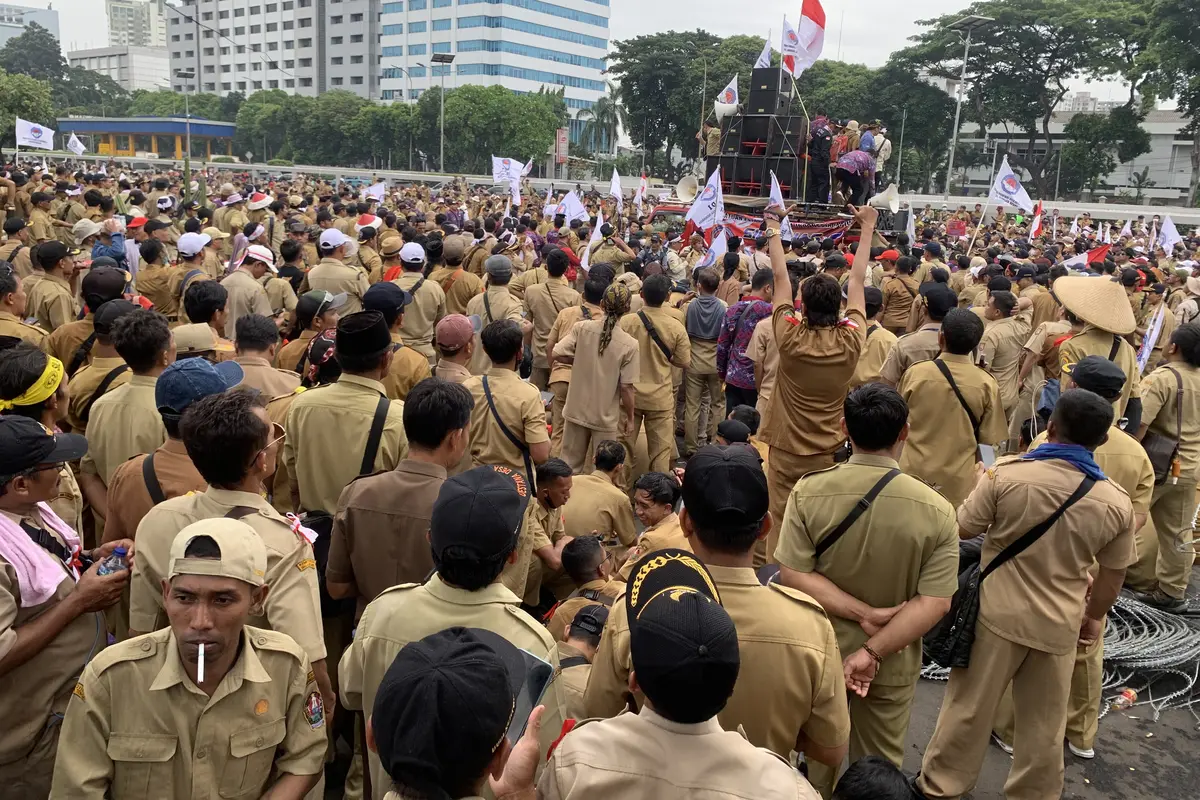 Selain Tak Bisa Diangkat Jadi ASN, Perangkat Desa juga Dilarang Jadi ...