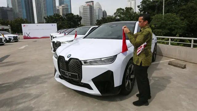 13 Mobil Listrik Bmw Ix Resmi Jadi Mobil Ktt Asean 2023 On Off