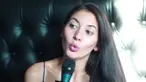 Gadis cantik keturunan Inggris itu pernah mengalami pengalaman yang unik dan menegangkan saat naik ojek. 