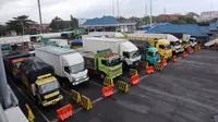 Antrean truk di Pelabuhan Ketapang