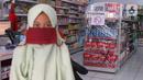 Produk Prancis yang diboikot di sebuah minimarket di Tangerang, Banten, Kamis (5/11/2020). Pemboikotan produk tersebut merupakan bentuk protes dan kecaman terhadap pernyataan Presiden Prancis Emmanuel Macron yang dianggap menghina Nabi Muhammad SAW dan umat Islam. (Liputan6.com/Angga Yuniar)