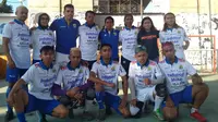 Bek Persib, Fabiano Beltrame, berlatih bersama tim Homeless World Cup 2019. (Bola.com/Erwin Snaz)