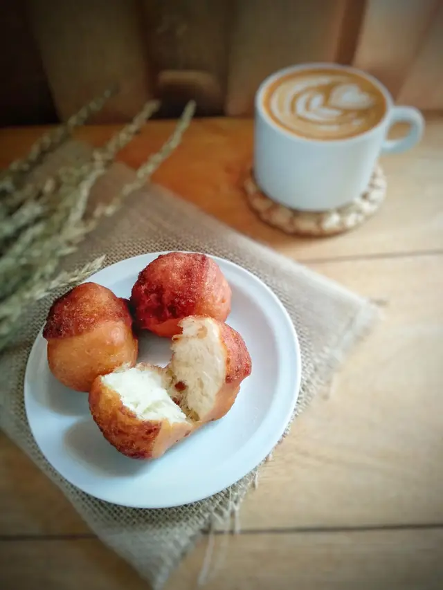 ilustrasi nama lain odading/Ndari Kusumawati/shutterstock