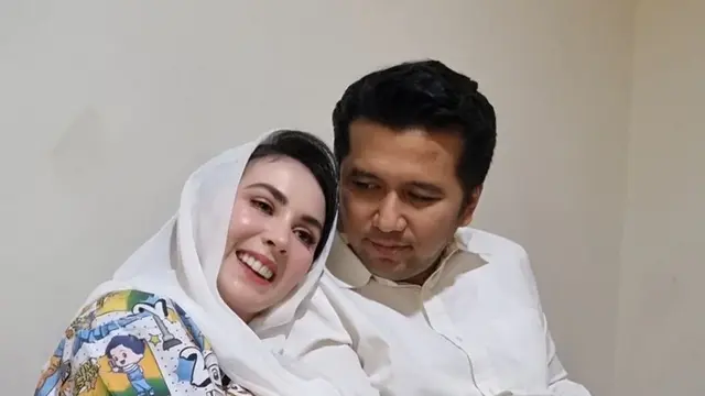 Kemesraan Arumi Bachsin Dukung Emil Dardak di Pilkada Jatim 2024, Gemas Bikin Iri. (instargam/arumibachsin_94, instagram/emildardak)