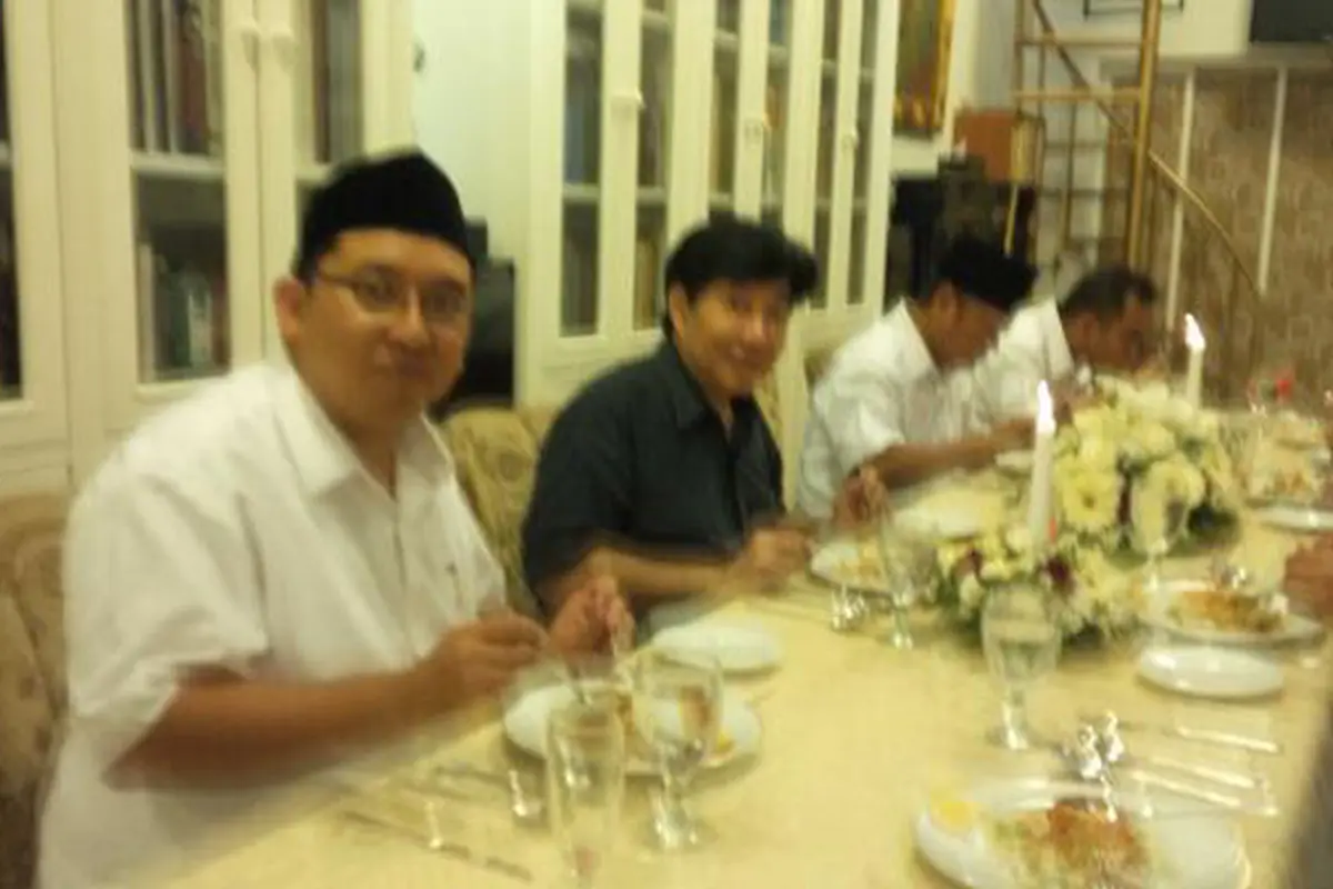 Sambangi Rumah Guruh, Fadli Zon Bahas Politik ke Depan