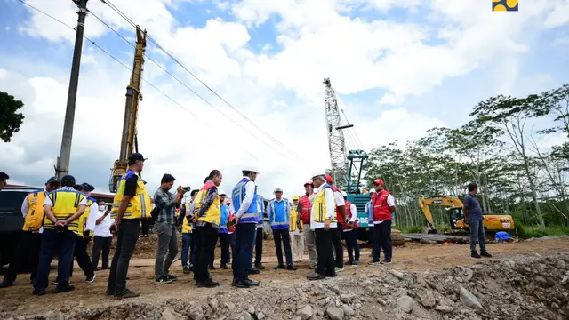 Kementerian Pekerjaan Umum dan Perumahan Rakyat (PUPR) tengah menangani pembangunan Jalan Tol Yogyakarta-Bawen yang merupakan bagian dari Proyek Strategis Nasional (PSN).